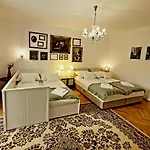 Bonjour Vendeghaz Apartament *